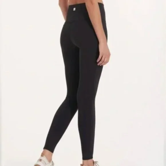 Studio Pocket Legging Size Small (Long Length) - Picture 2 of 11